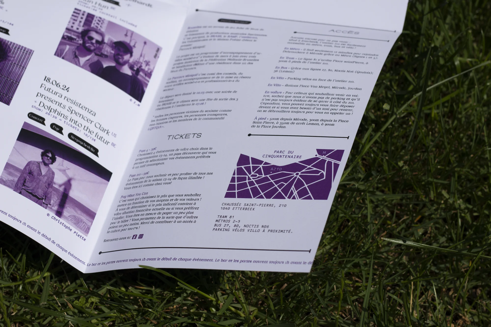 a.210 bas droit dépliant affiche poster communication événementielle