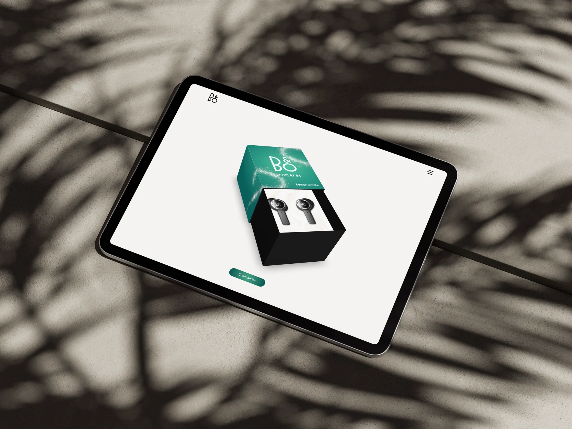 beoplay-ex-site web-ipad Aperçu du site web et de la conception du packaging Beoplay EX présentés sur une tablette iPad.